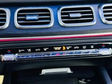 MERCEDES-BENZ GLS 600 4Matic Maybach-High End-Hüpft