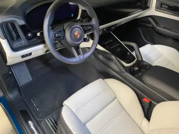 Porsche Cayenne E-Hybrid Coupé Black Edition