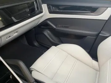 Porsche Cayenne E-Hybrid Coupé Black Edition