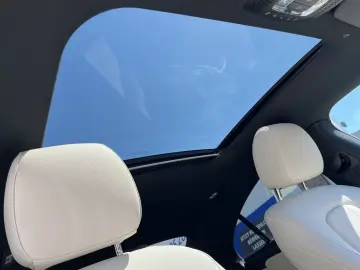 MERCEDES-BENZ CLA 250e Progressive  Pano LED Virtual HUD