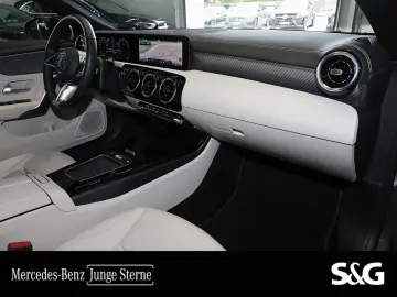 MERCEDES-BENZ CLA 180 Coupé LEDER BEIGE NIGHT 18  KAMERA LED