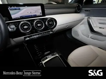 MERCEDES-BENZ CLA 180 Coupé LEDER BEIGE NIGHT 18  KAMERA LED
