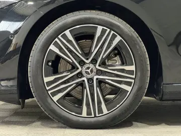 MERCEDES-BENZ CLA 250  EQ Premium Pano MultiBeam Massage 18