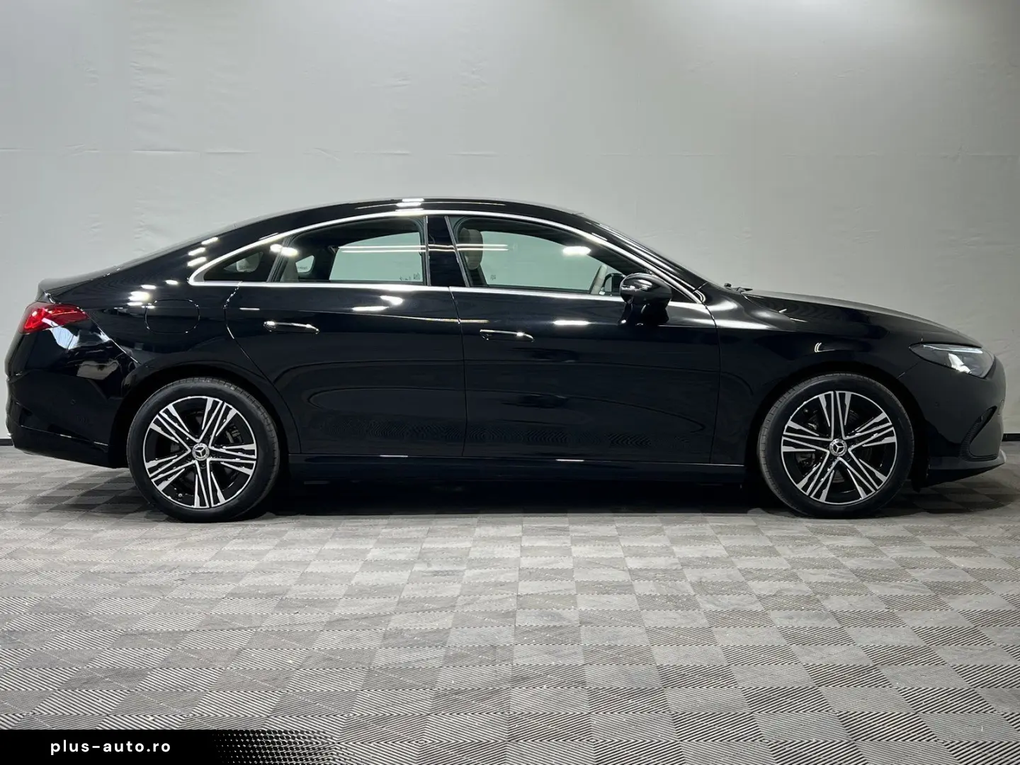 MERCEDES-BENZ CLA 250  EQ Premium Pano MultiBeam Massage 18