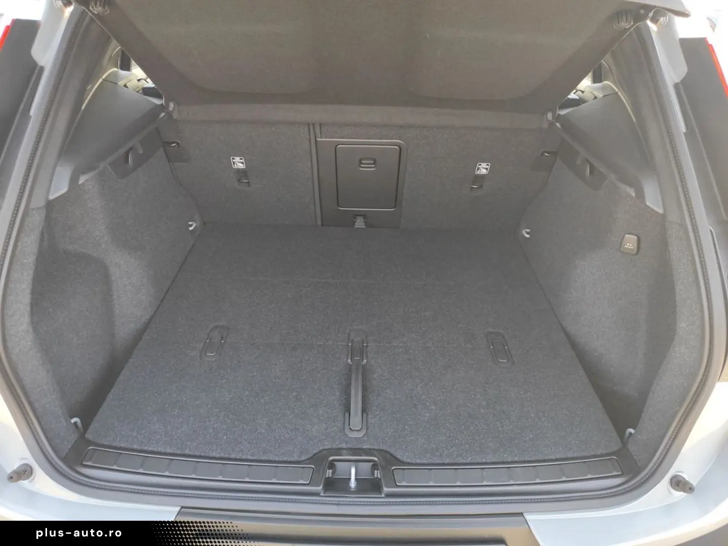 VOLVO XC40 B3 Plus Black Edition