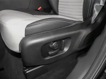 LAND ROVER Discovery 5 Dynamic SE D300 AWD
