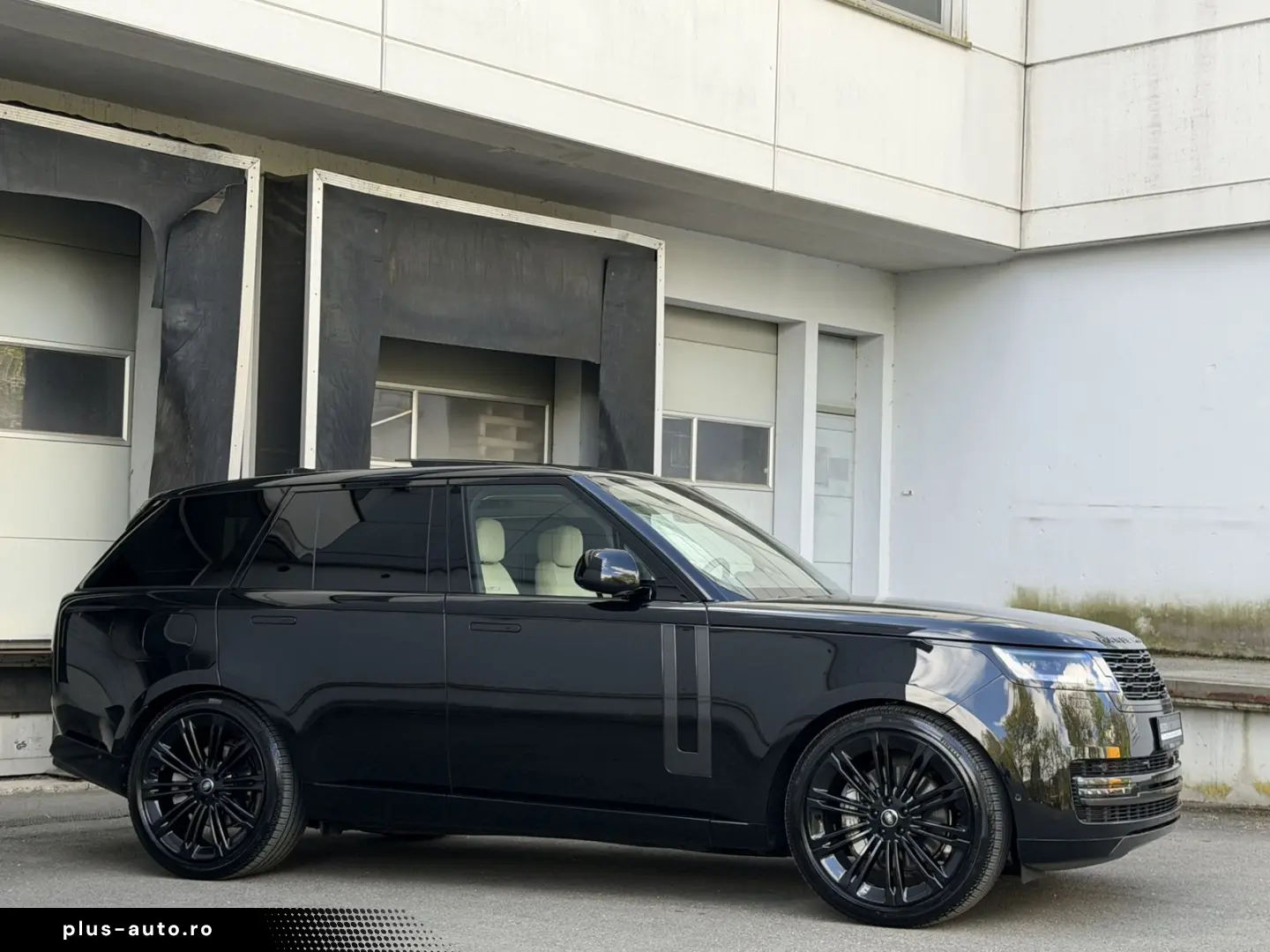 LAND ROVER Range Rover D 300 SE SWB LED