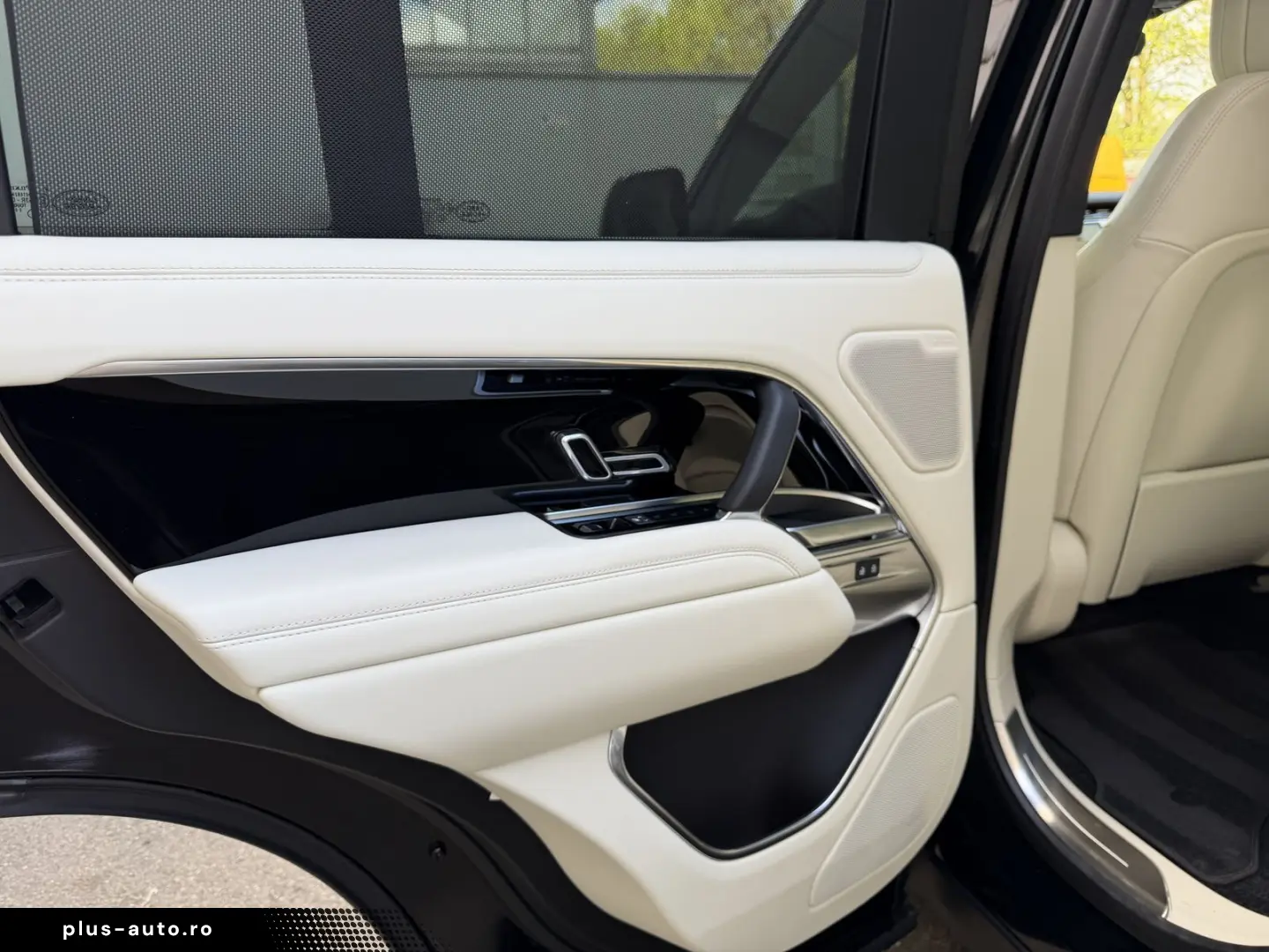 LAND ROVER Range Rover D 300 SE SWB LED