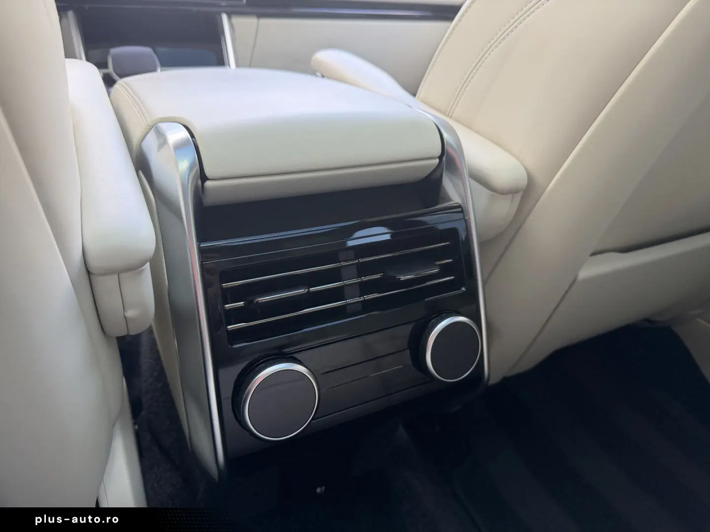 LAND ROVER Range Rover D 300 SE SWB LED