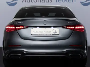 MERCEDES-BENZ C 300 4M AMG-LINE  DISTR PANO AHK 360