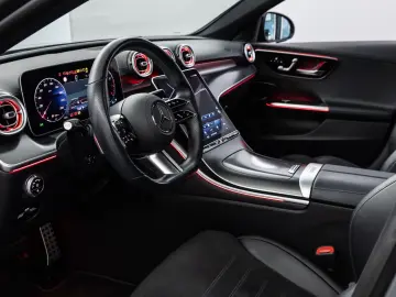 MERCEDES-BENZ C 300 4M AMG-LINE  DISTR PANO AHK 360
