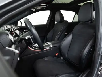 MERCEDES-BENZ C 300 4M AMG-LINE  DISTR PANO AHK 360