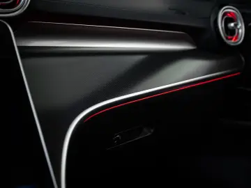 MERCEDES-BENZ C 300 4M AMG-LINE  DISTR PANO AHK 360
