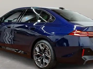 BMW 550E XDRIVE LIMOUSINE