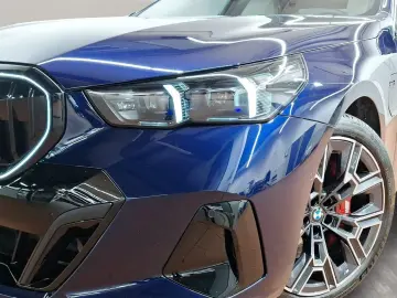 BMW 550E XDRIVE LIMOUSINE