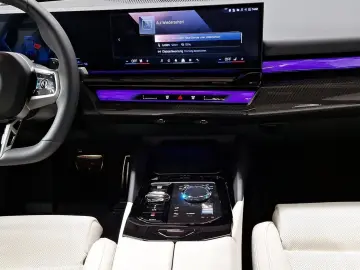 BMW 550E XDRIVE LIMOUSINE