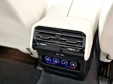 BMW 550E XDRIVE LIMOUSINE