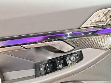 BMW 550E XDRIVE LIMOUSINE