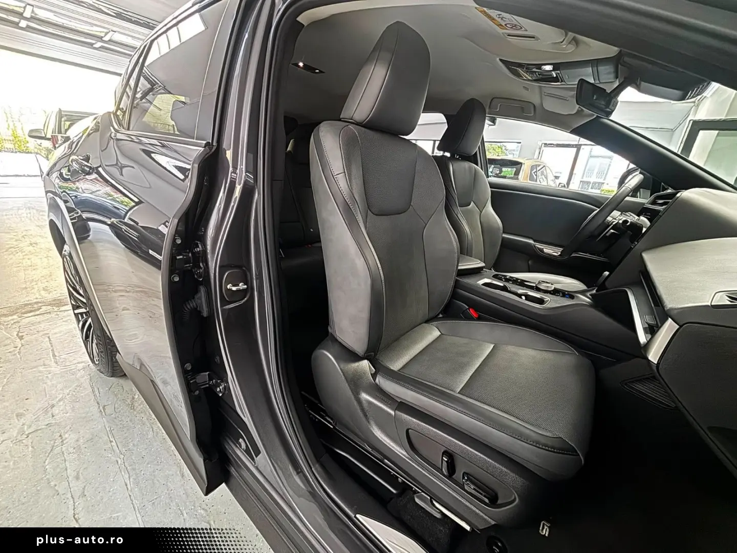 LEXUS RZ 450e Executive Line