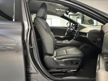 LEXUS RZ 450e Executive Line