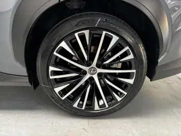 LEXUS RZ 450e Executive Line