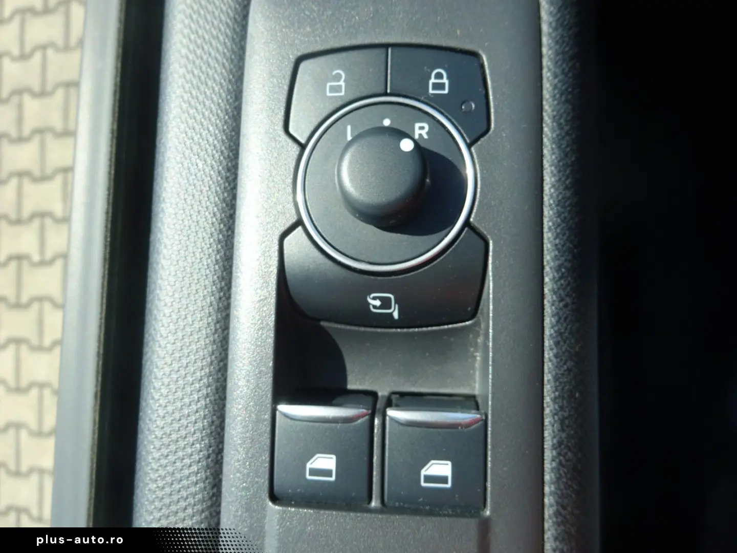 FORD Tourneo Custom 170PS Autm. Sport L2 Navi AHK