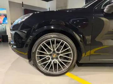 Porsche Cayenne  Pano Bose