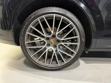Porsche Cayenne  Pano Bose