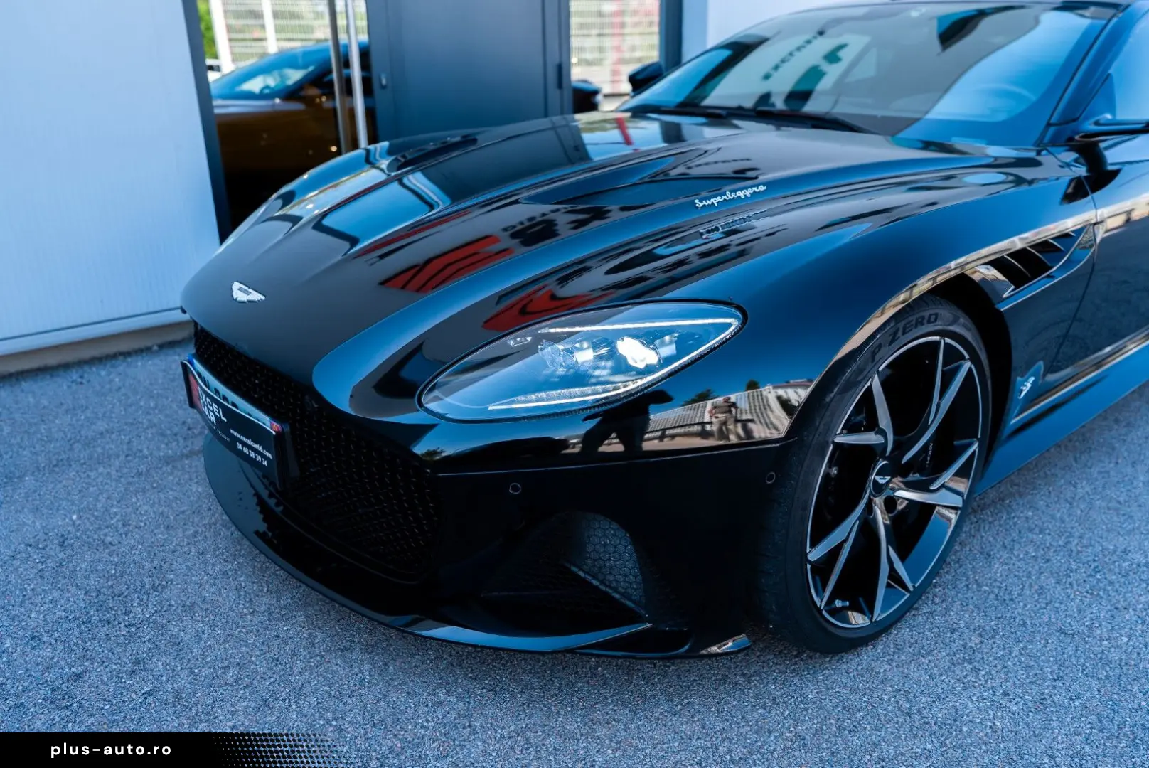 ASTON MARTIN DBS Superleggera 360  Camera B&O
