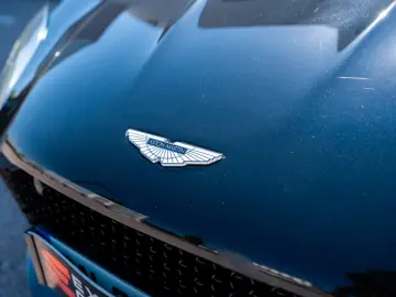 ASTON MARTIN DBS Superleggera 360  Camera B&O