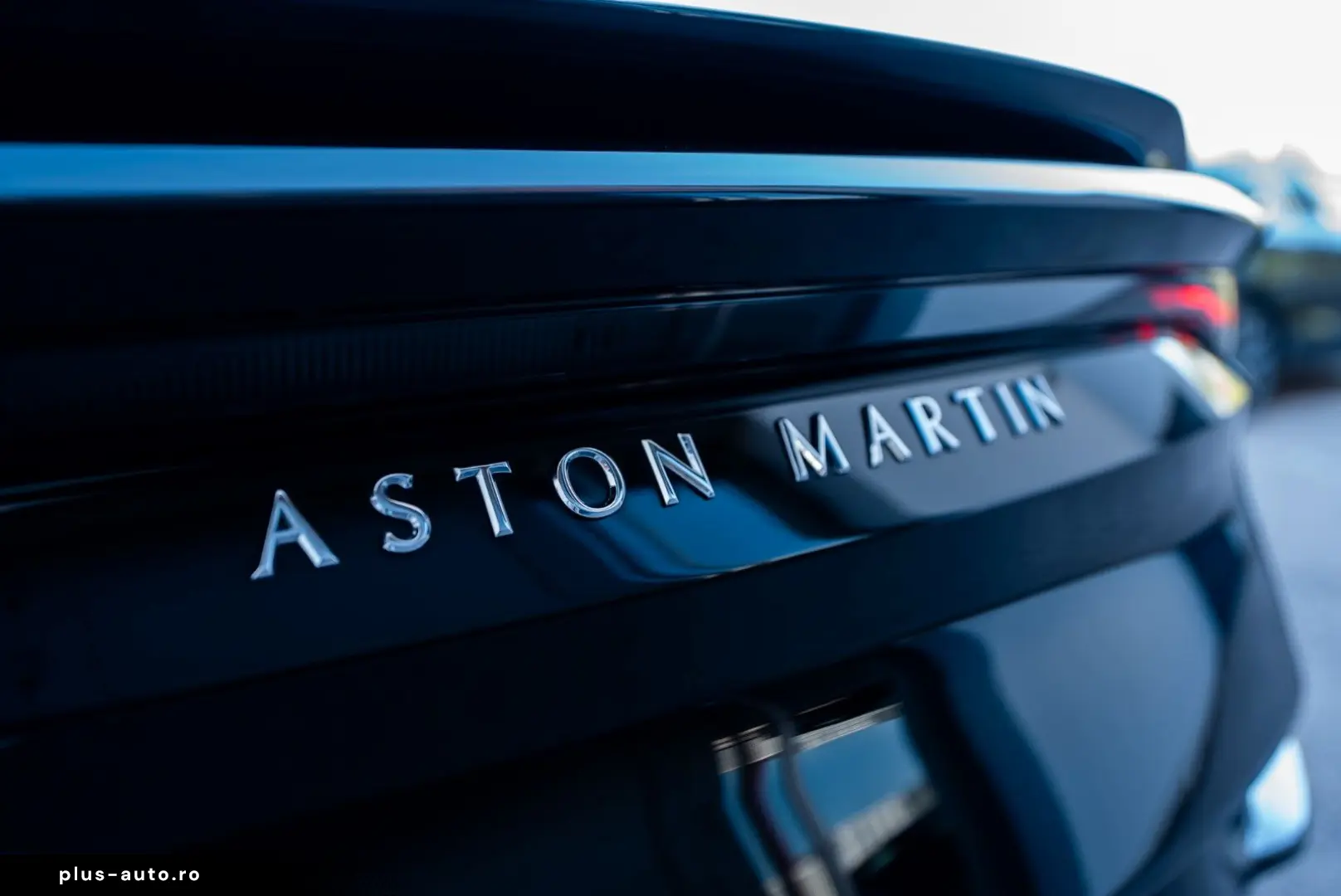 ASTON MARTIN DBS Superleggera 360  Camera B&O