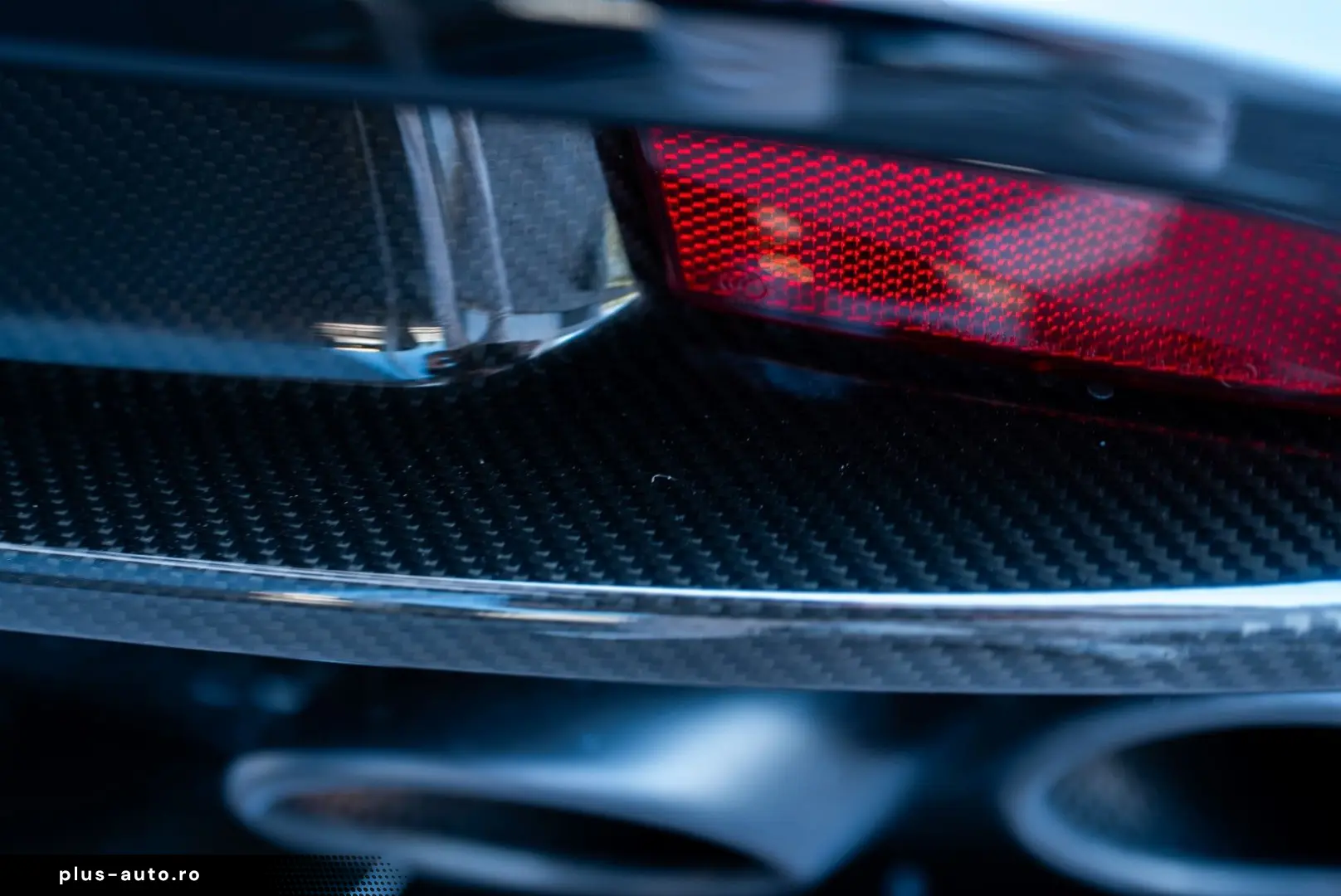 ASTON MARTIN DBS Superleggera 360  Camera B&O
