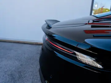 ASTON MARTIN DBS Superleggera 360  Camera B&O