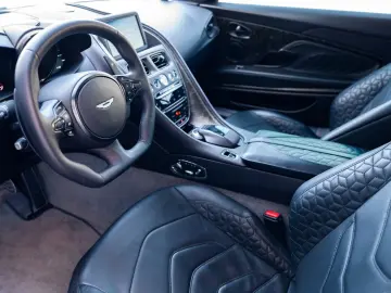 ASTON MARTIN DBS Superleggera 360  Camera B&O