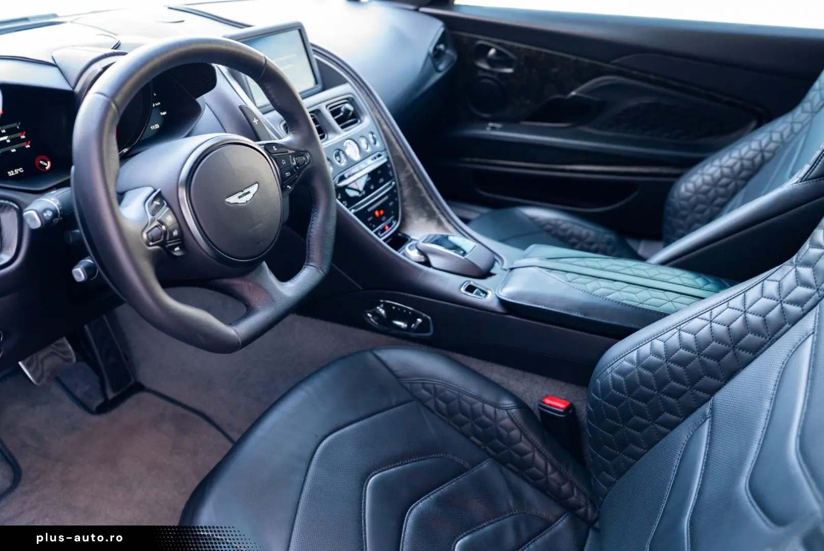 ASTON MARTIN DBS Superleggera 360  Camera B&O