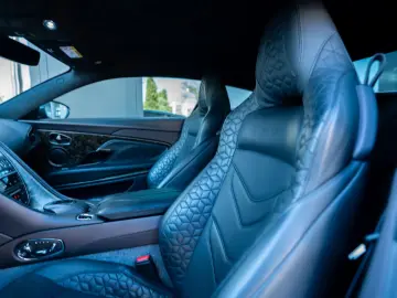 ASTON MARTIN DBS Superleggera 360  Camera B&O