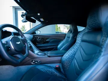 ASTON MARTIN DBS Superleggera 360  Camera B&O