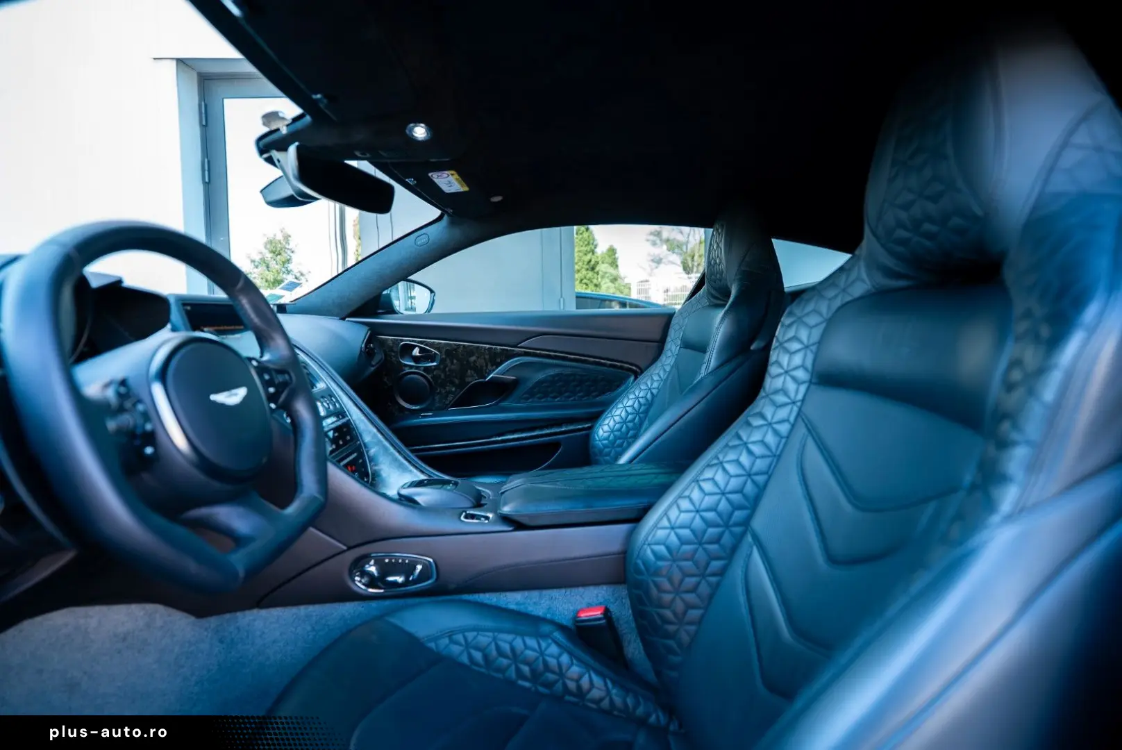 ASTON MARTIN DBS Superleggera 360  Camera B&O