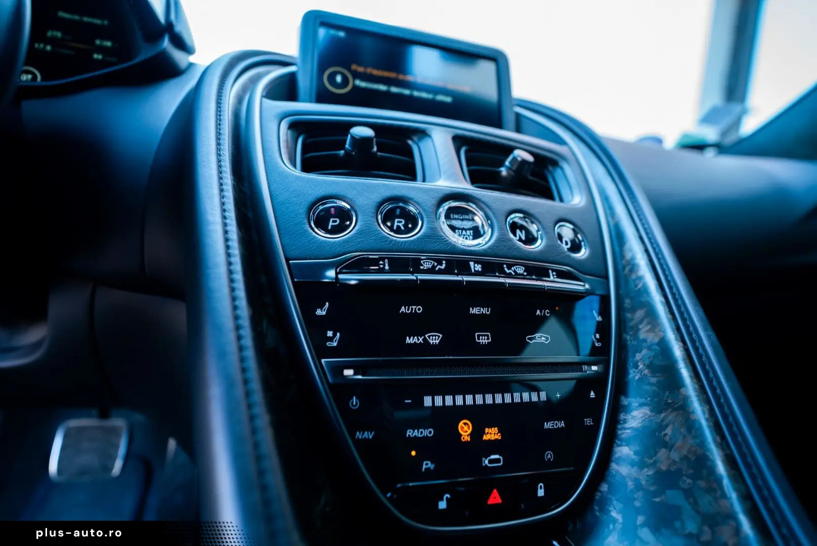 ASTON MARTIN DBS Superleggera 360  Camera B&O
