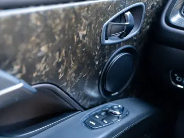 ASTON MARTIN DBS Superleggera 360  Camera B&O