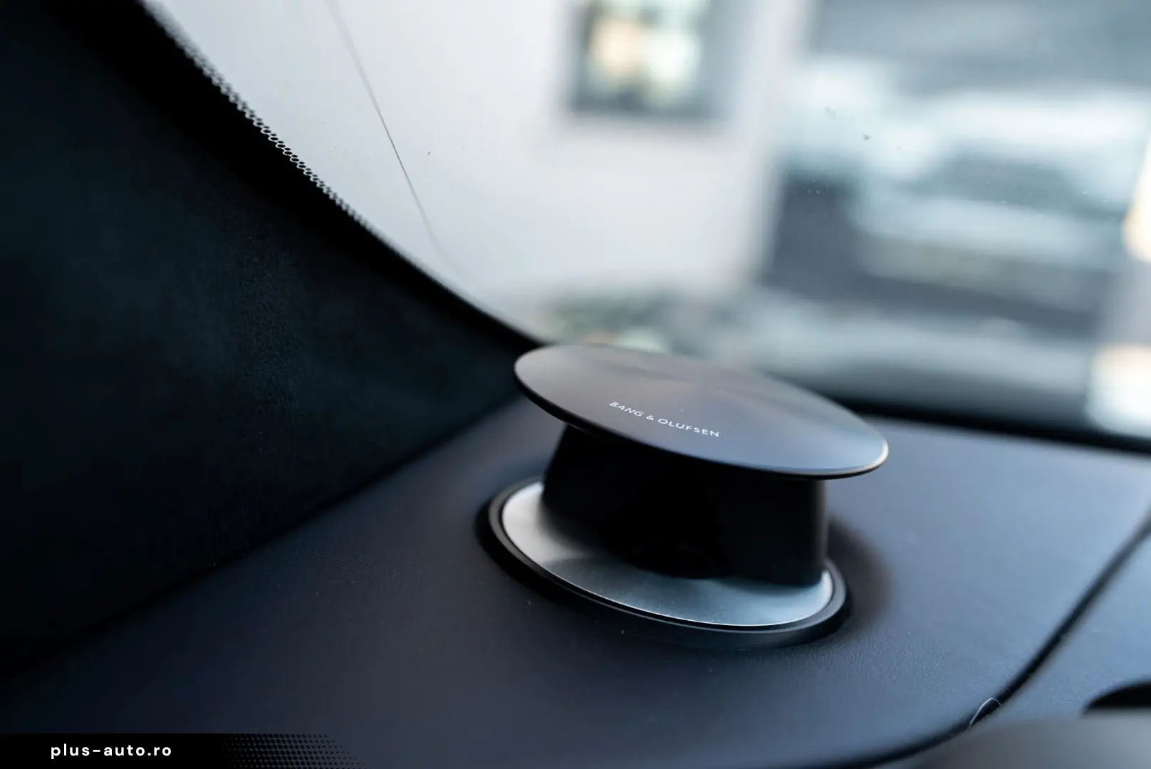 ASTON MARTIN DBS Superleggera 360  Camera B&O