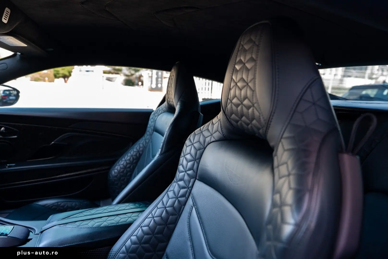 ASTON MARTIN DBS Superleggera 360  Camera B&O