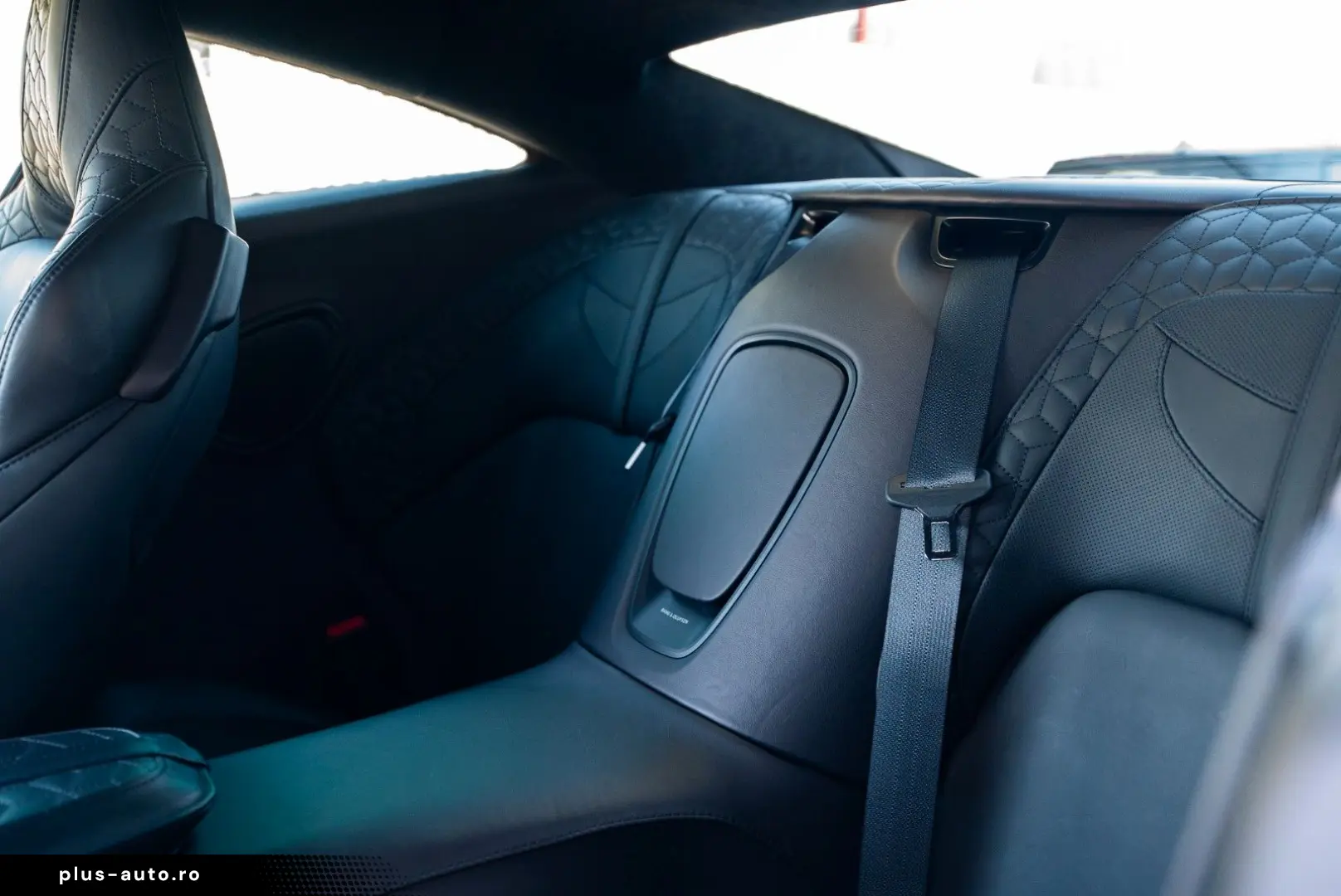 ASTON MARTIN DBS Superleggera 360  Camera B&O