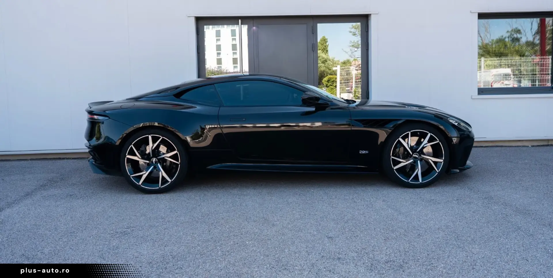 ASTON MARTIN DBS Superleggera 360  Camera B&O
