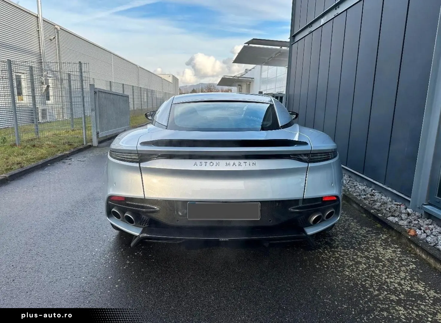 ASTON MARTIN DBS Superleggera Coupe