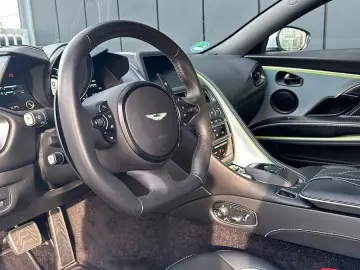 ASTON MARTIN DBS Superleggera Coupe