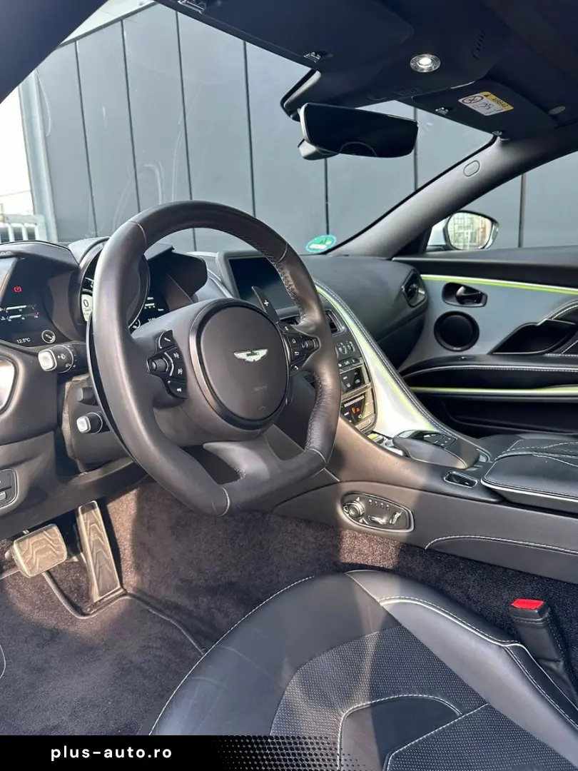 ASTON MARTIN DBS Superleggera Coupe