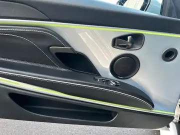 ASTON MARTIN DBS Superleggera Coupe