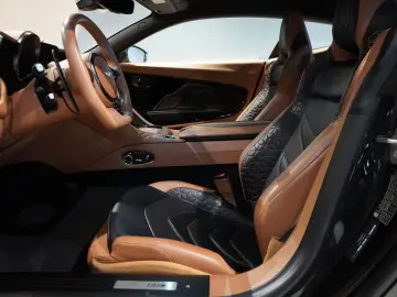 ASTON MARTIN DBS Superleggera V12 Carbon