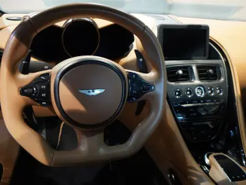 ASTON MARTIN DBS Superleggera V12 Carbon